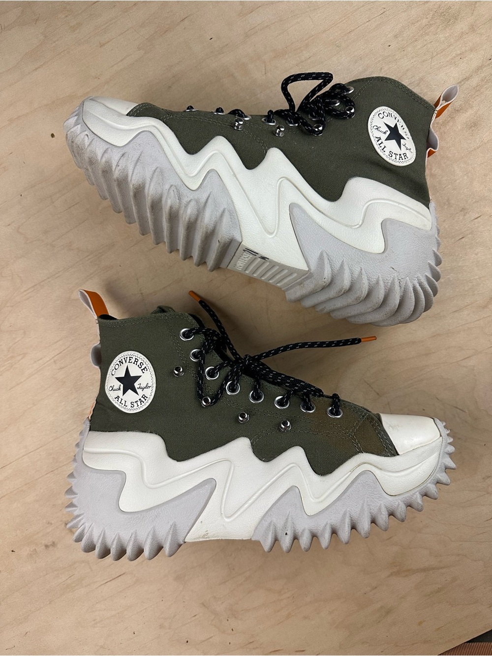 Converse run star Olive Green and Black High-Top Sneakers